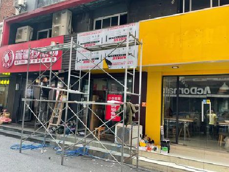 南华制作广告招牌如何避免它发黄？